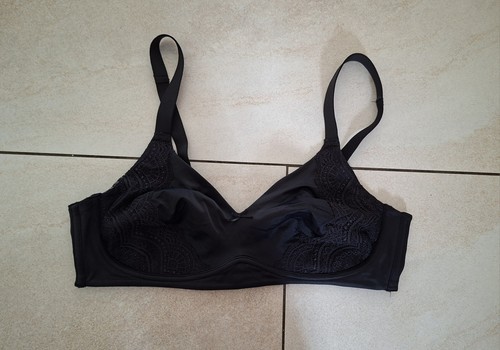 Essentials 90 d schwarz - bh,