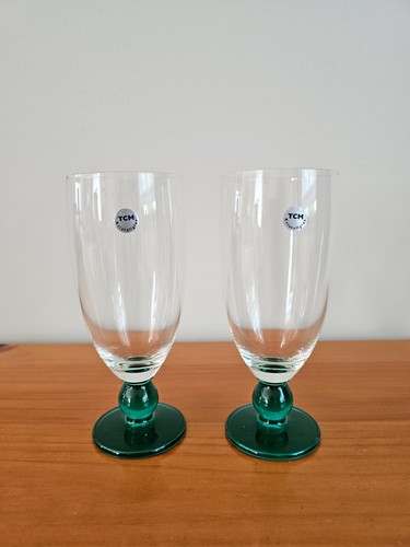 Stielglas stück mit grünen - stück,